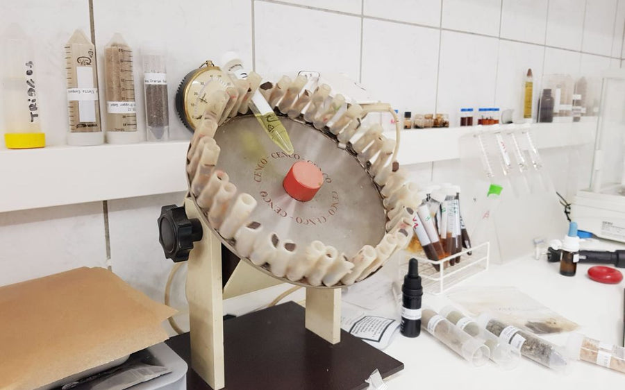 Analytické zariadenie v laboratóriu Formula Swiss